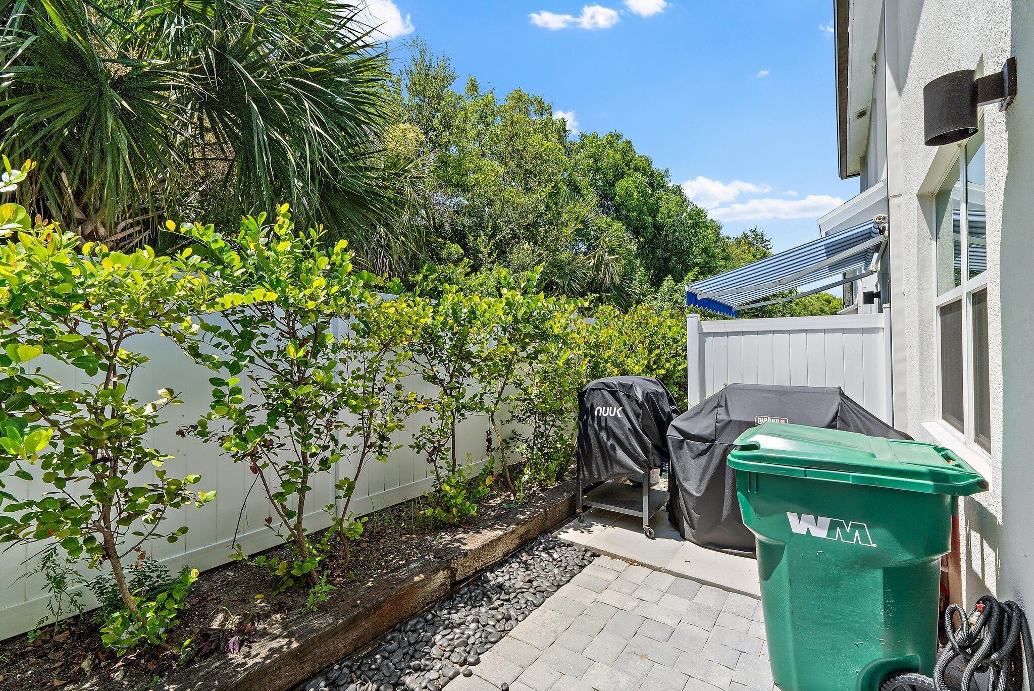 ENCLAVE AT MANGONIA PARK - Residential