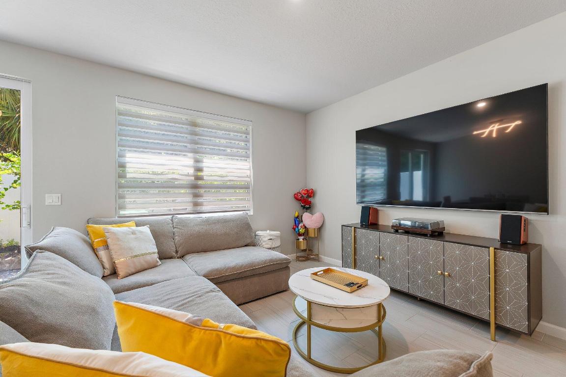 ENCLAVE AT MANGONIA PARK - Residential