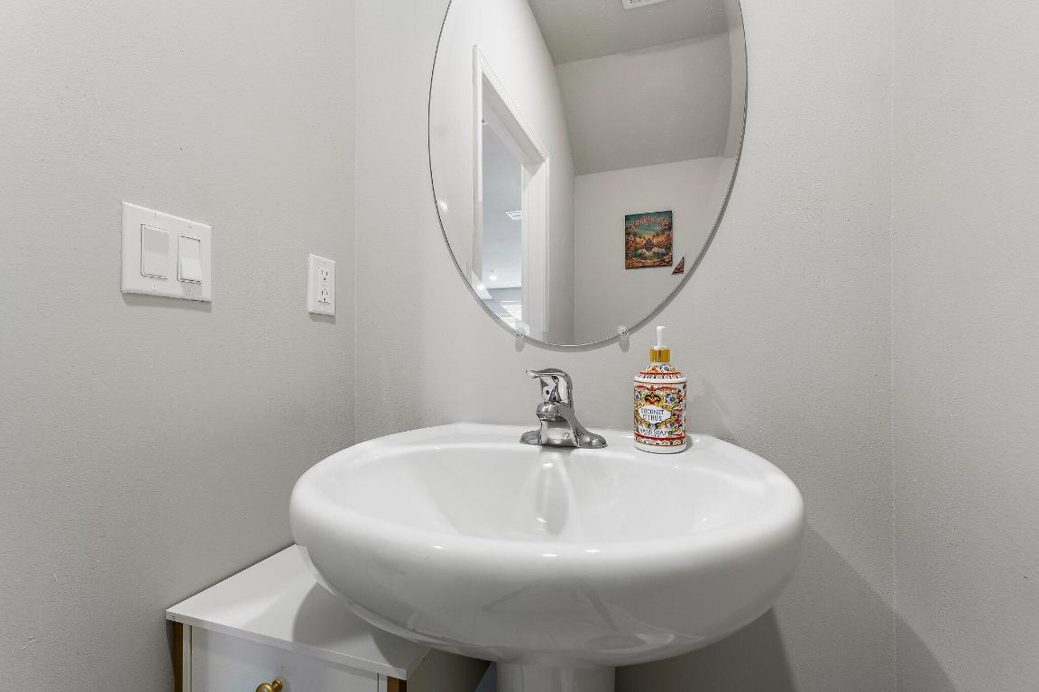 ENCLAVE AT MANGONIA PARK - Residential