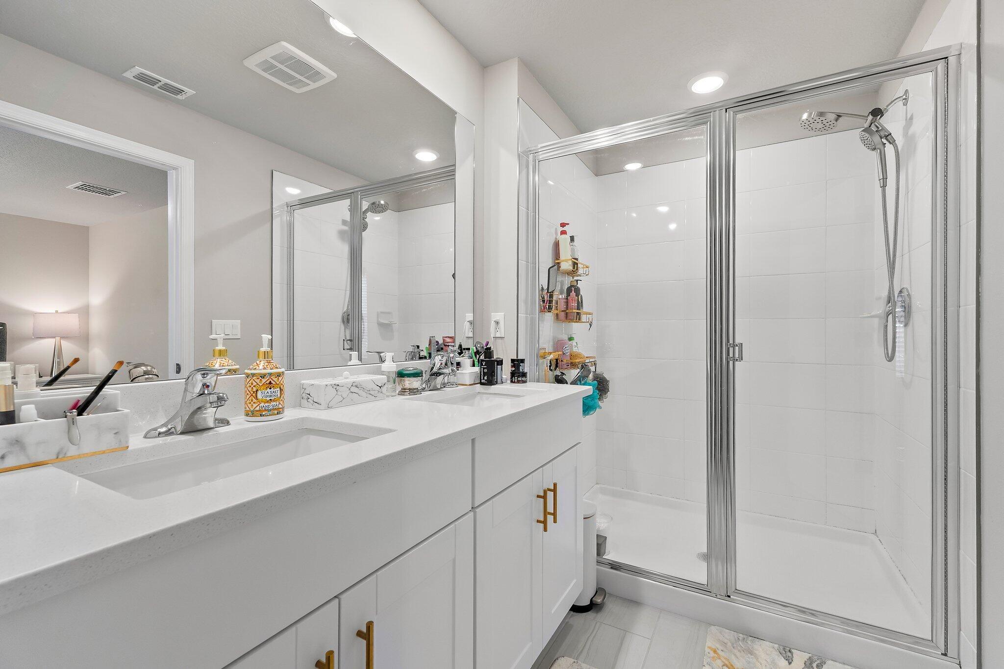 ENCLAVE AT MANGONIA PARK - Residential