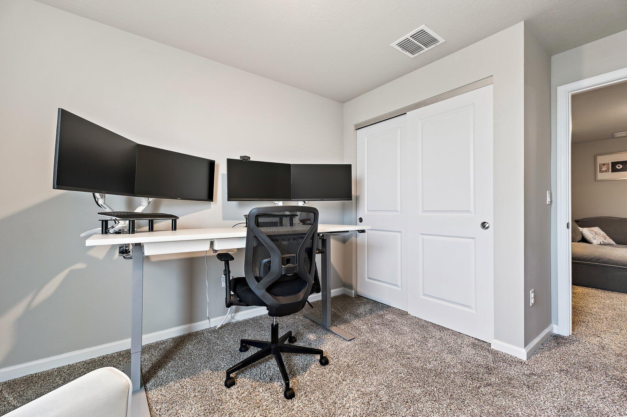 ENCLAVE AT MANGONIA PARK - Residential