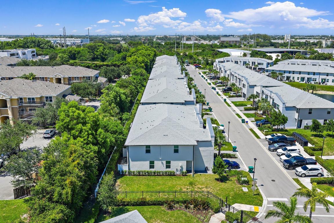 ENCLAVE AT MANGONIA PARK - Residential