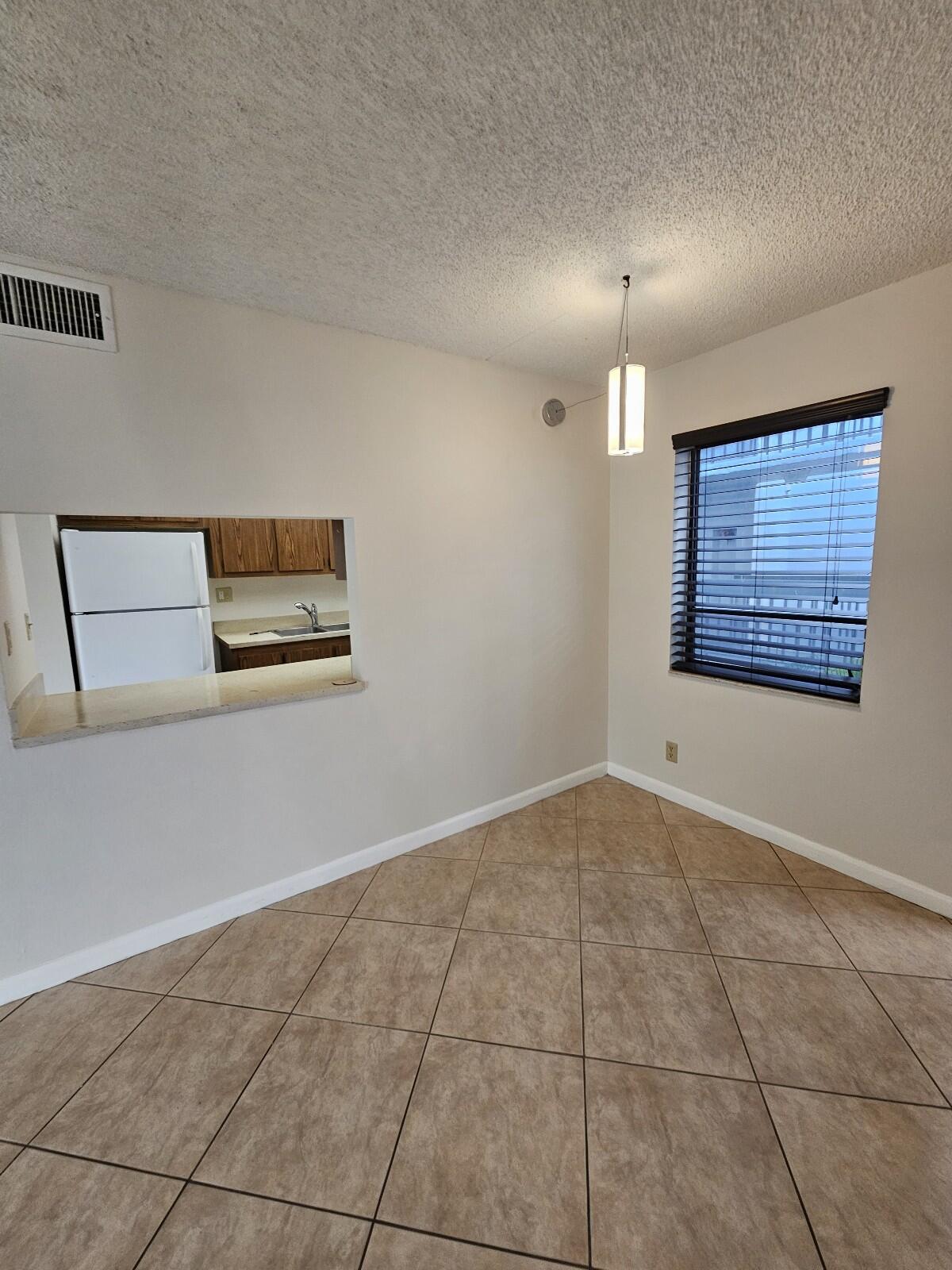 PRESIDENTIAL GOLFVIEW CONDO - Residential Lease