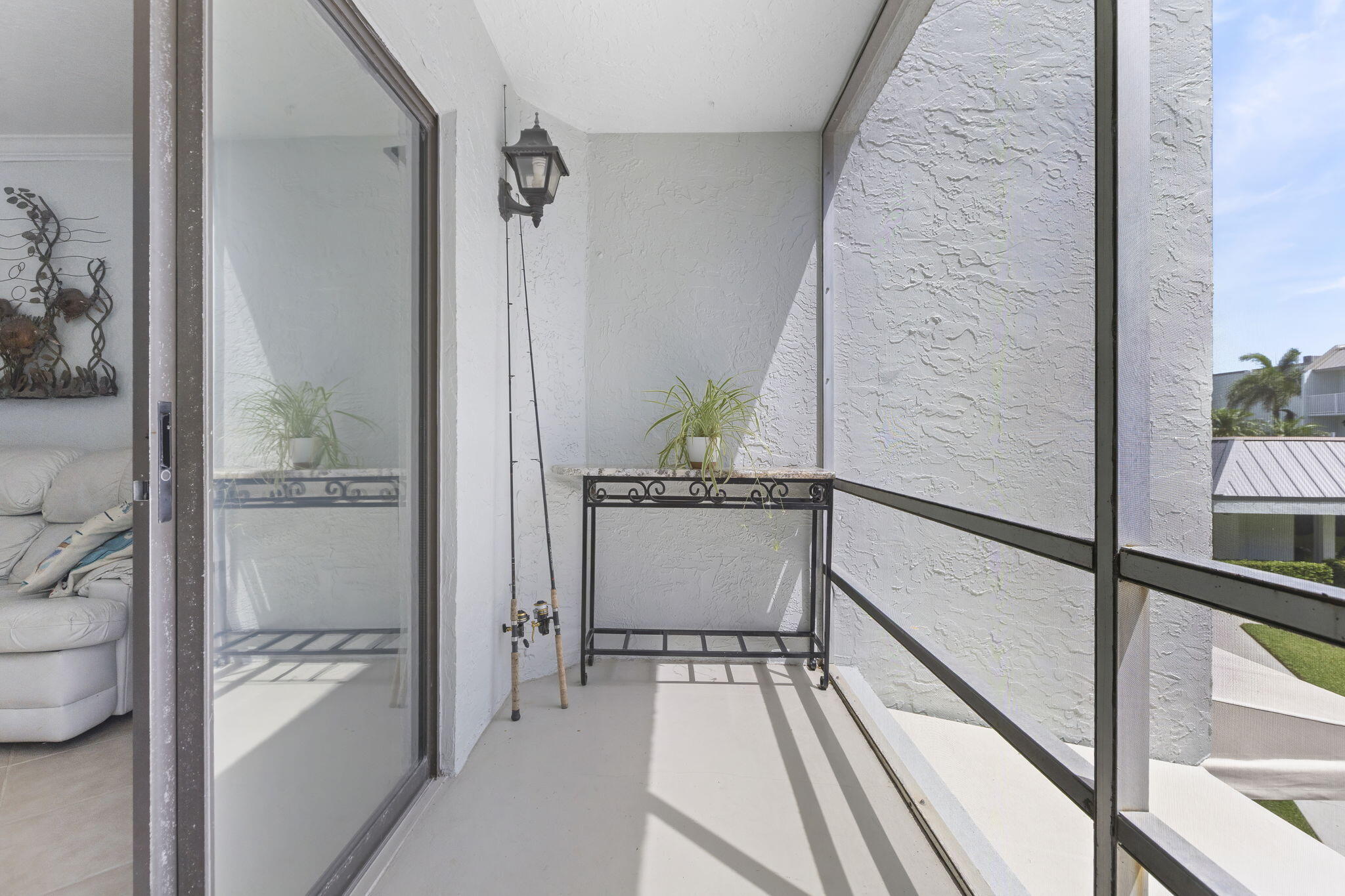LA ENTRADA DEL MAR CONDOMINIUM - Residential