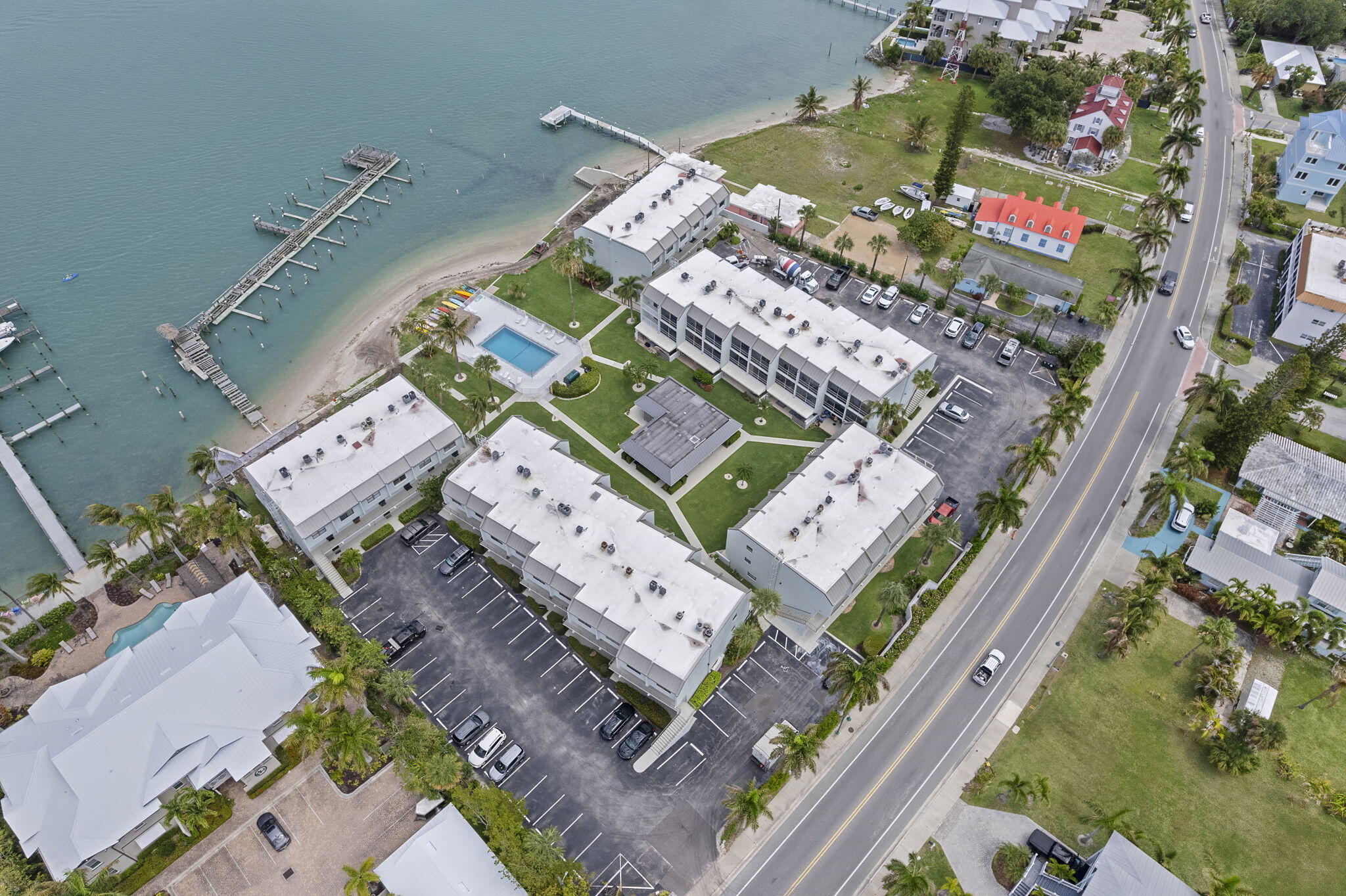 LA ENTRADA DEL MAR CONDOMINIUM - Residential