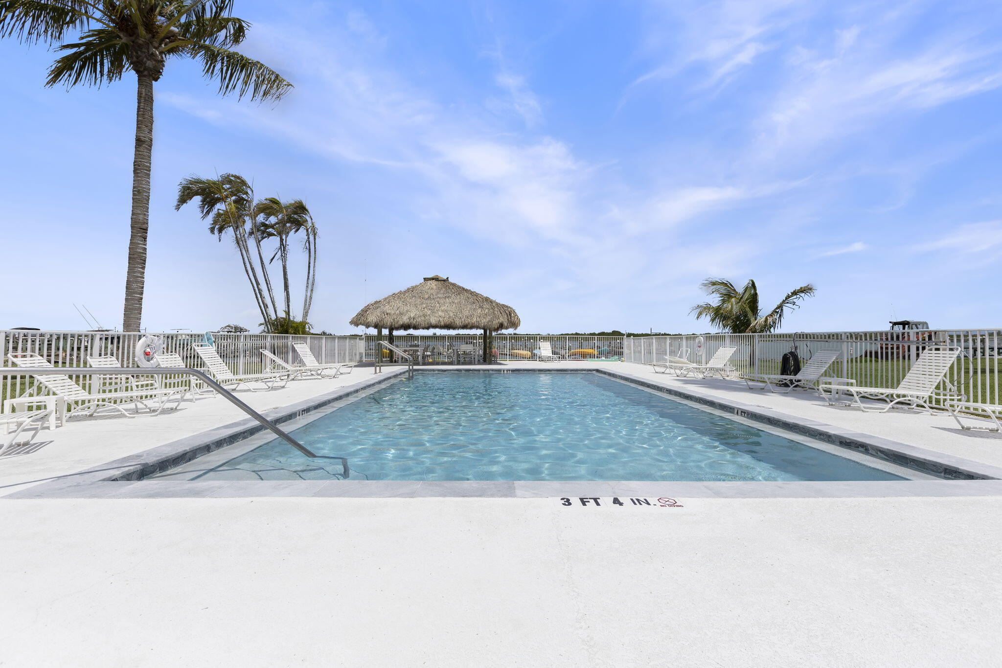 LA ENTRADA DEL MAR CONDOMINIUM - Residential