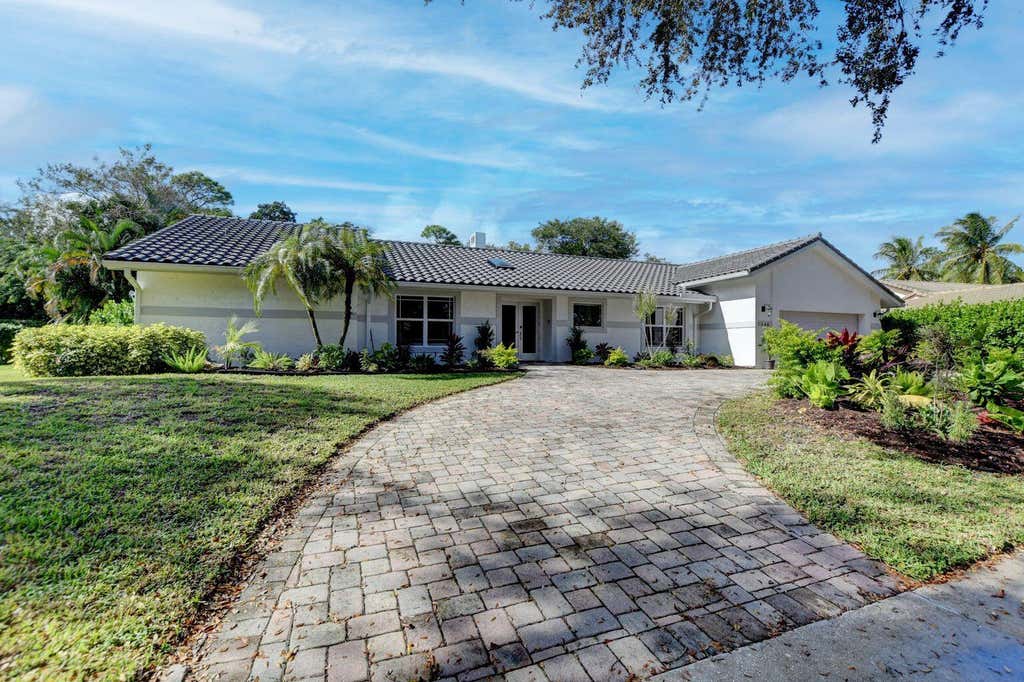Photo of 7548 Estrella Circle, Boca Raton, FL 33433 (MLS # R10814225)