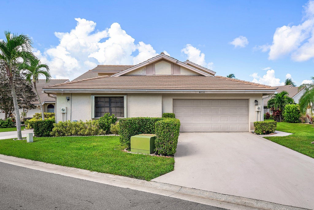 Photo of 4830 BRIGHTON LAKES Boulevard, Boynton Beach, FL 33436 (MLS # B26072111)