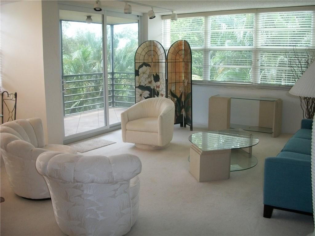 Photo of 1100 Saint Charles Pl Pl #205, Pembroke Pines, FL 33026 (MLS # F10342481)