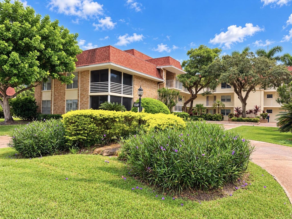 Photo of 5510 TAMBERLANE Circle #147, Palm Beach Gardens, FL 33418 (MLS # B26083002)