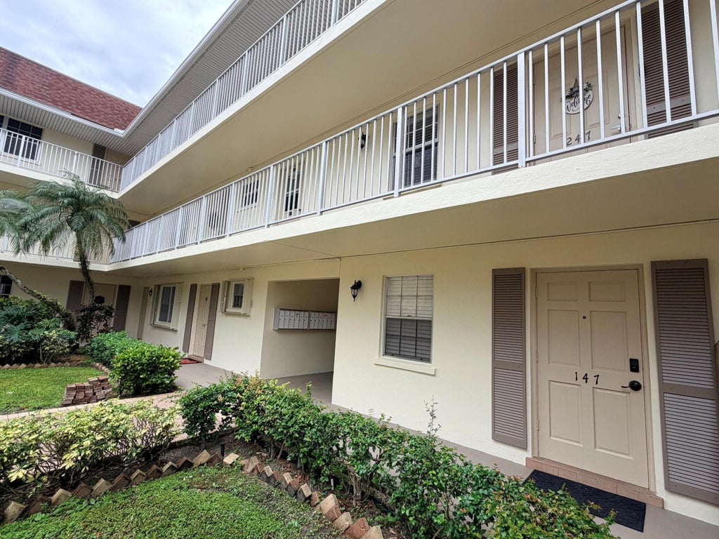 Photo of 5510 TAMBERLANE Circle #147, Palm Beach Gardens, FL 33418 (MLS # B26083002)