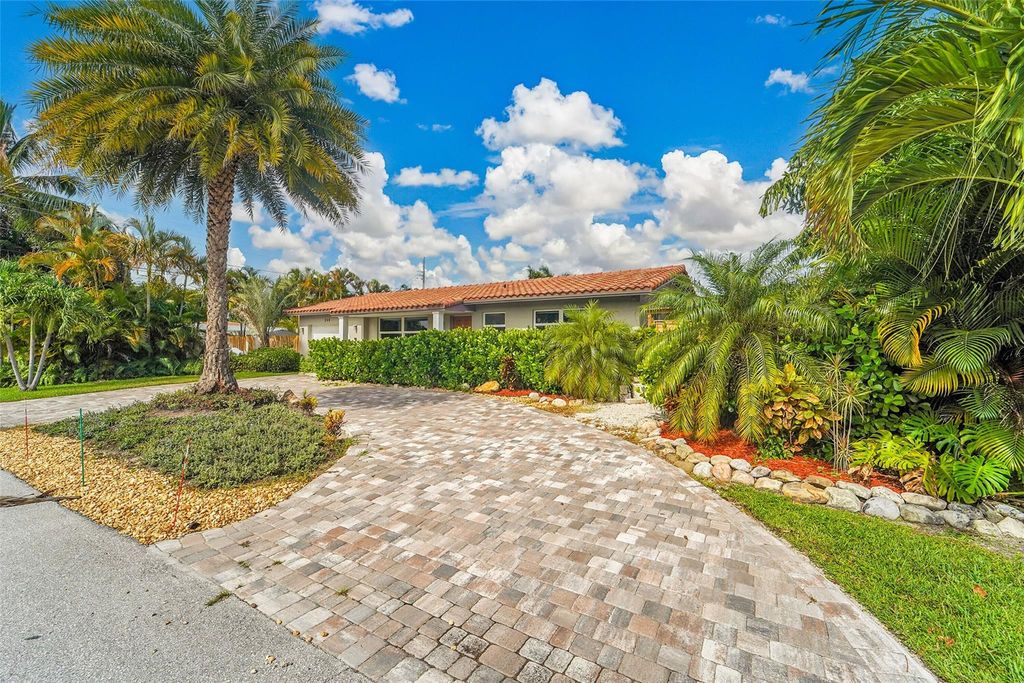 Photo of 240 SE 15th Avenue, Pompano Beach, FL 33060 (MLS # F10515653)