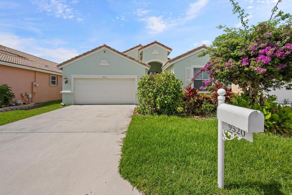Photo of 9520 Lago Drive, Boynton Beach, FL 33472 (MLS # R11099222)
