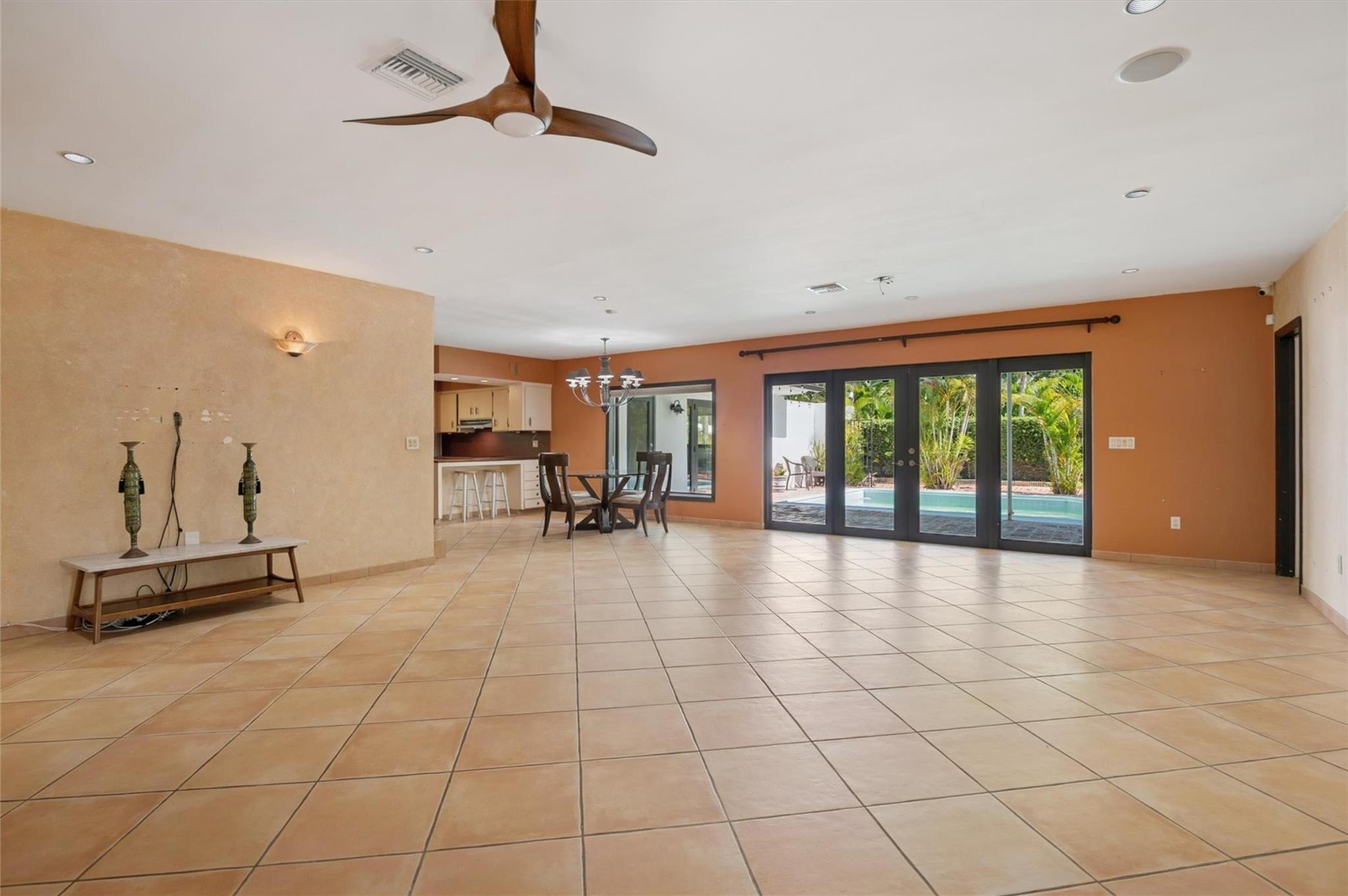 10115 Biscayne Blvd