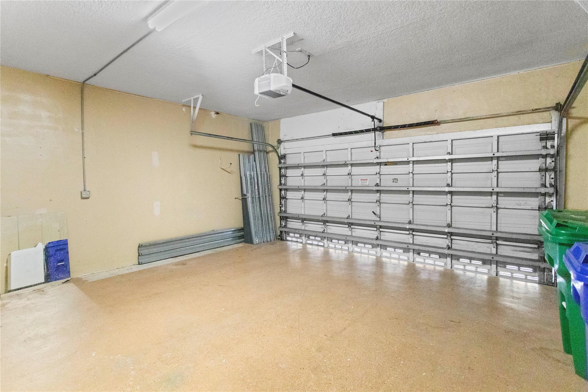 Pod 6 At Monarch Lakes 16 - Residential