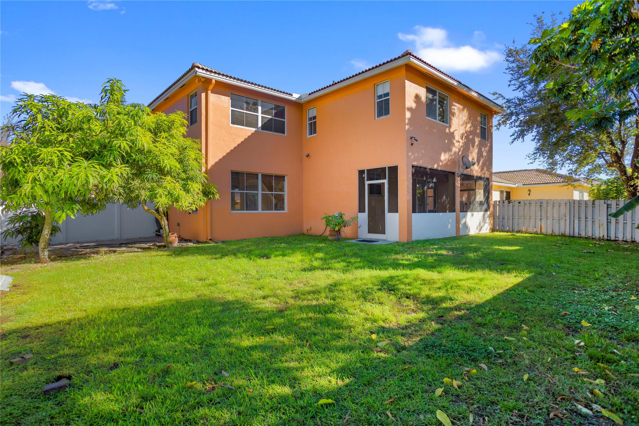 Pod 6 At Monarch Lakes 16 - Residential