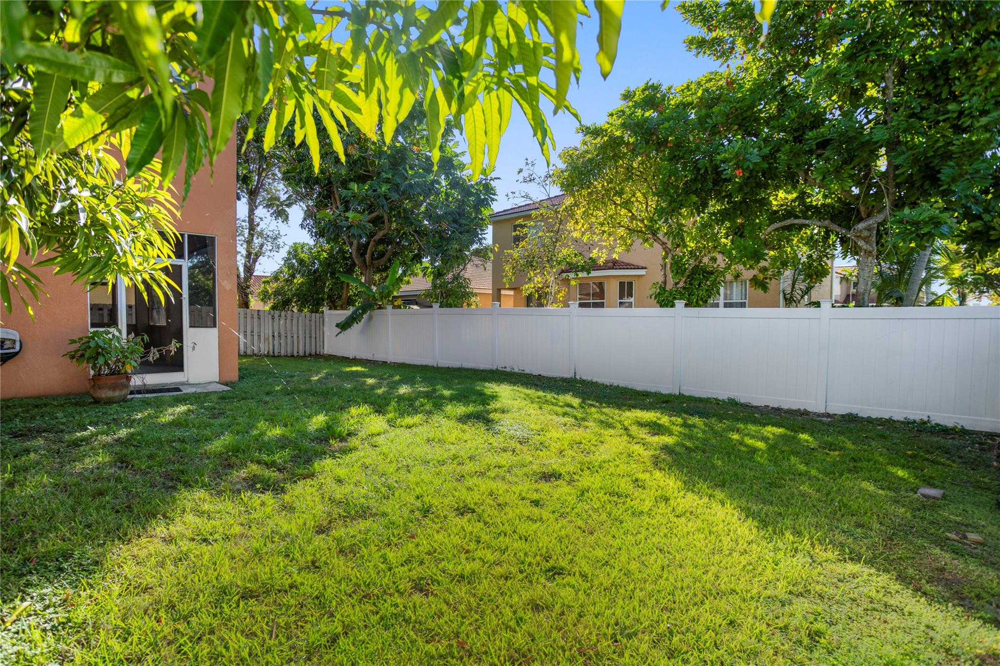 Pod 6 At Monarch Lakes 16 - Residential