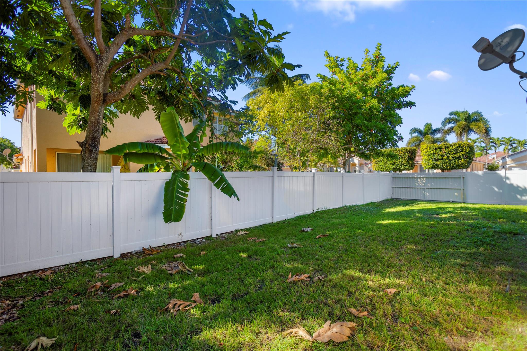 Pod 6 At Monarch Lakes 16 - Residential