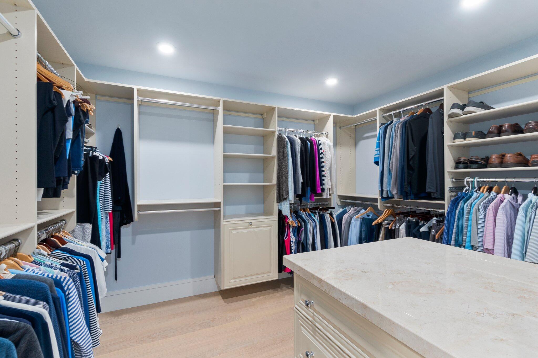 SAILFISH POINT - Residential