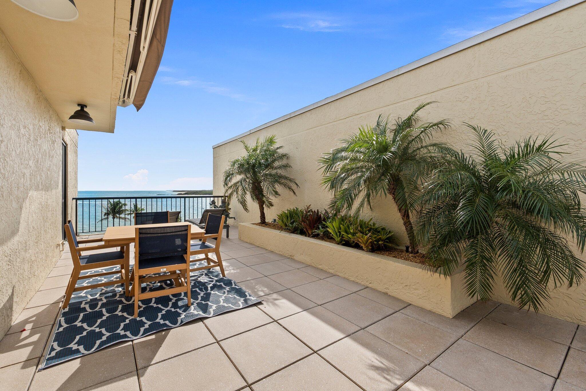 SAILFISH POINT - Residential