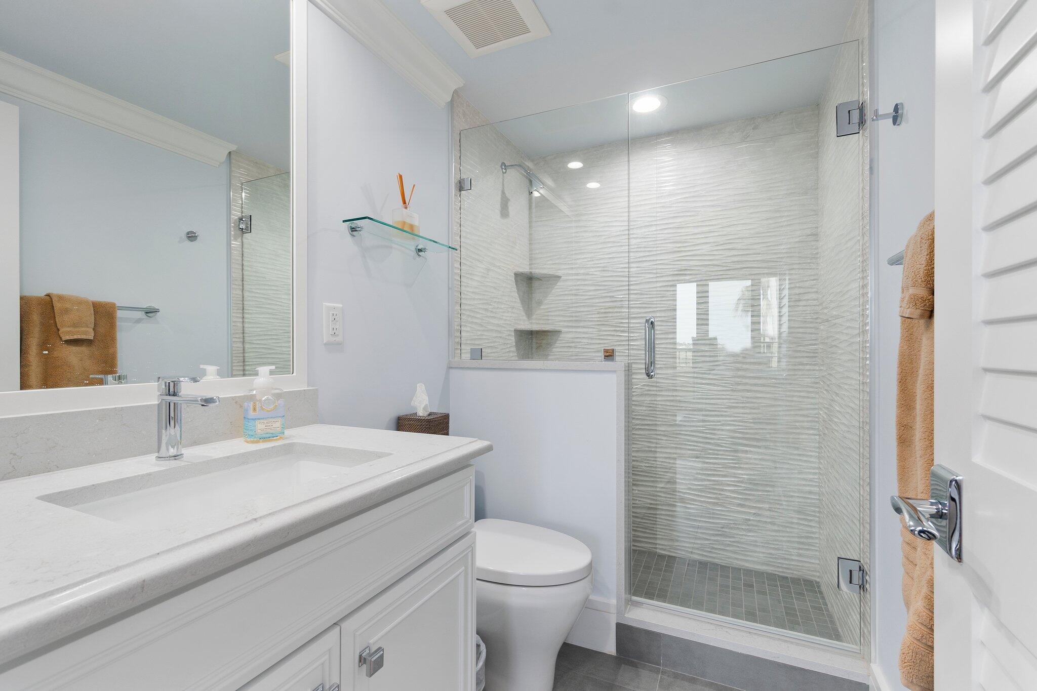 SAILFISH POINT - Residential