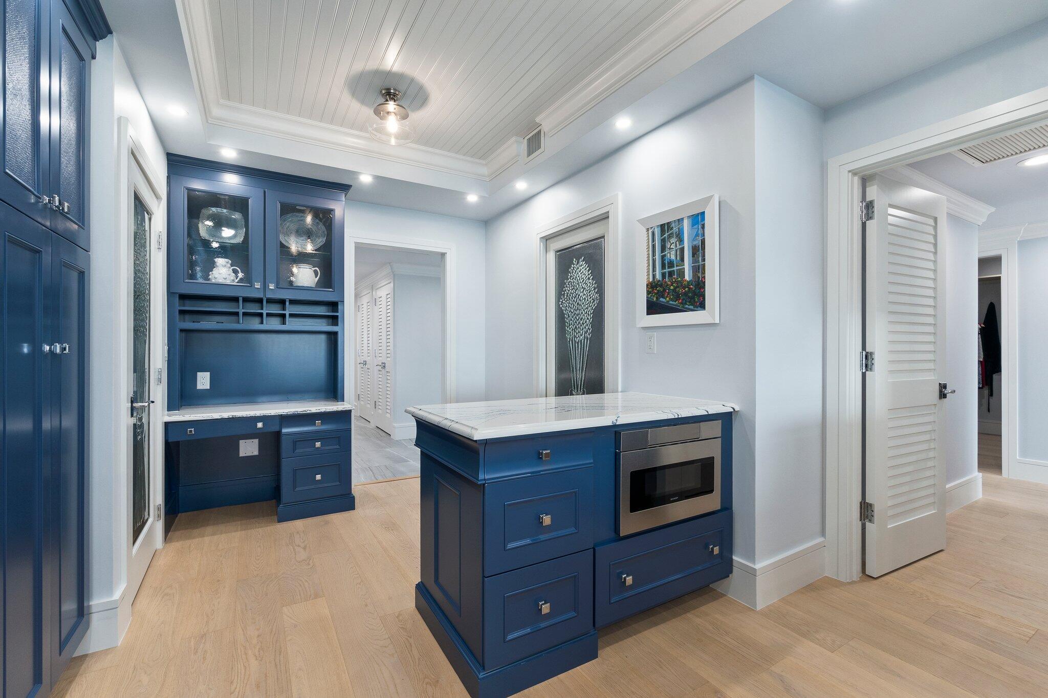 SAILFISH POINT - Residential