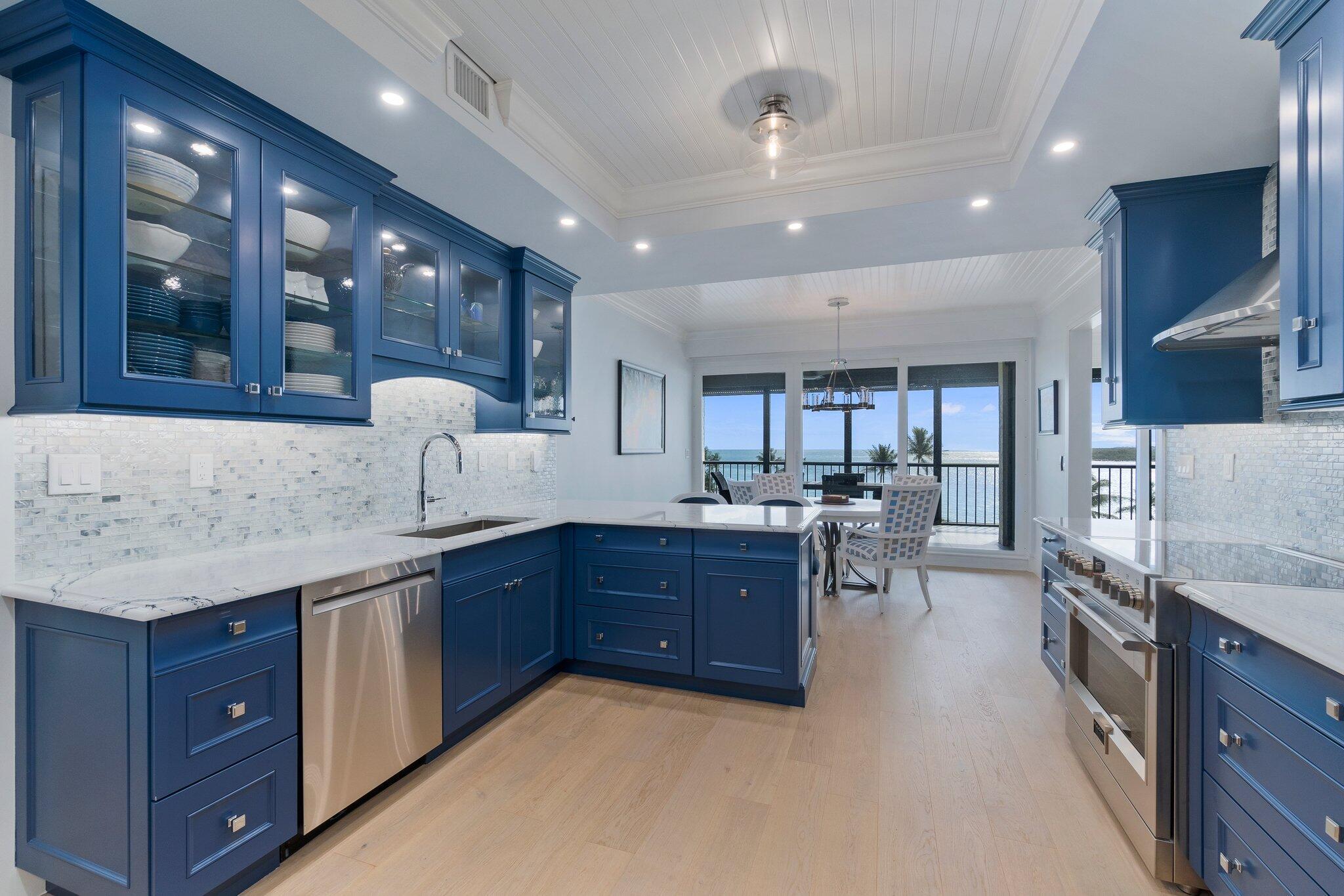 SAILFISH POINT - Residential