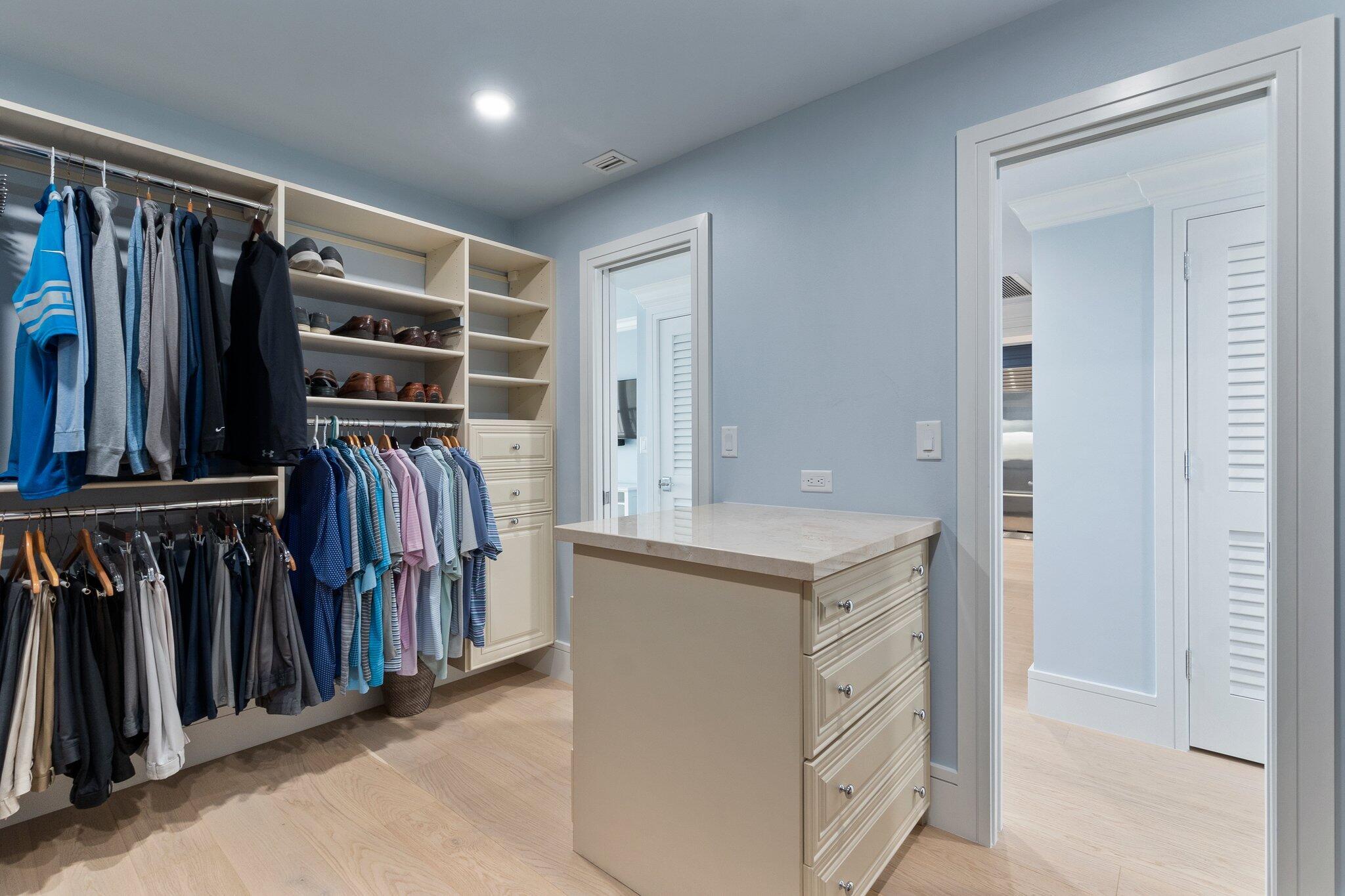 SAILFISH POINT - Residential