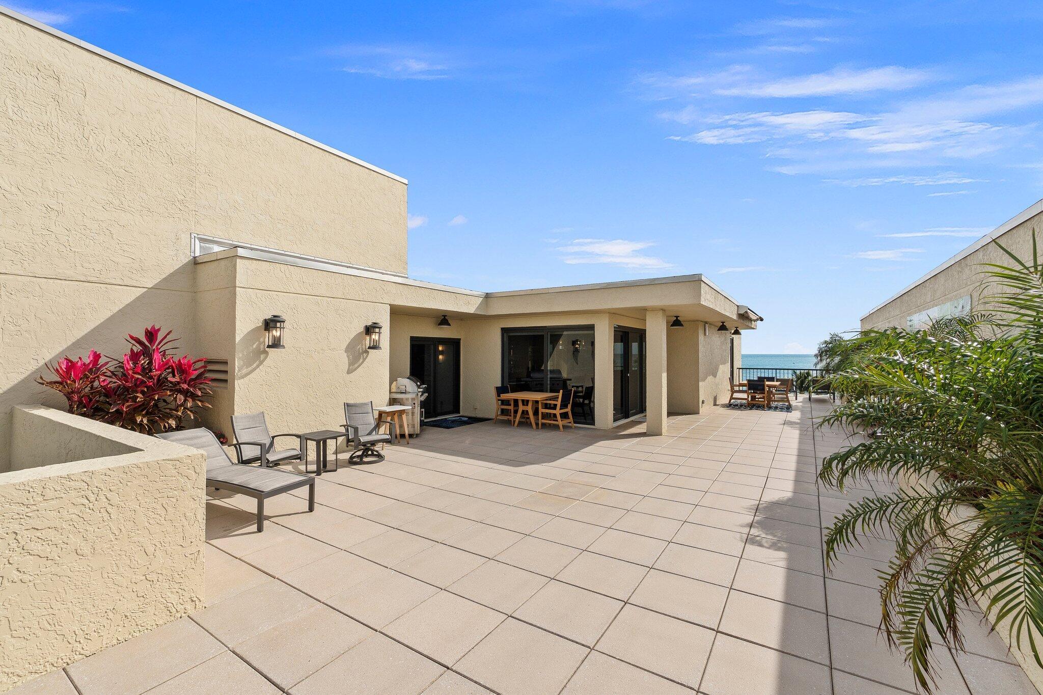 SAILFISH POINT - Residential