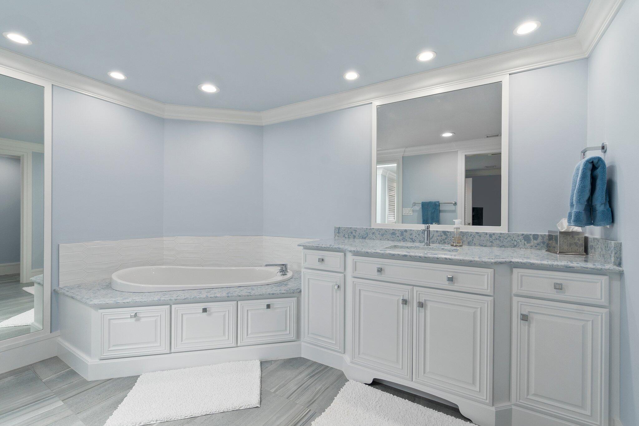 SAILFISH POINT - Residential