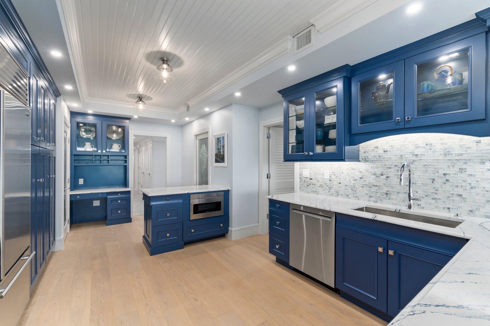 SAILFISH POINT - Residential