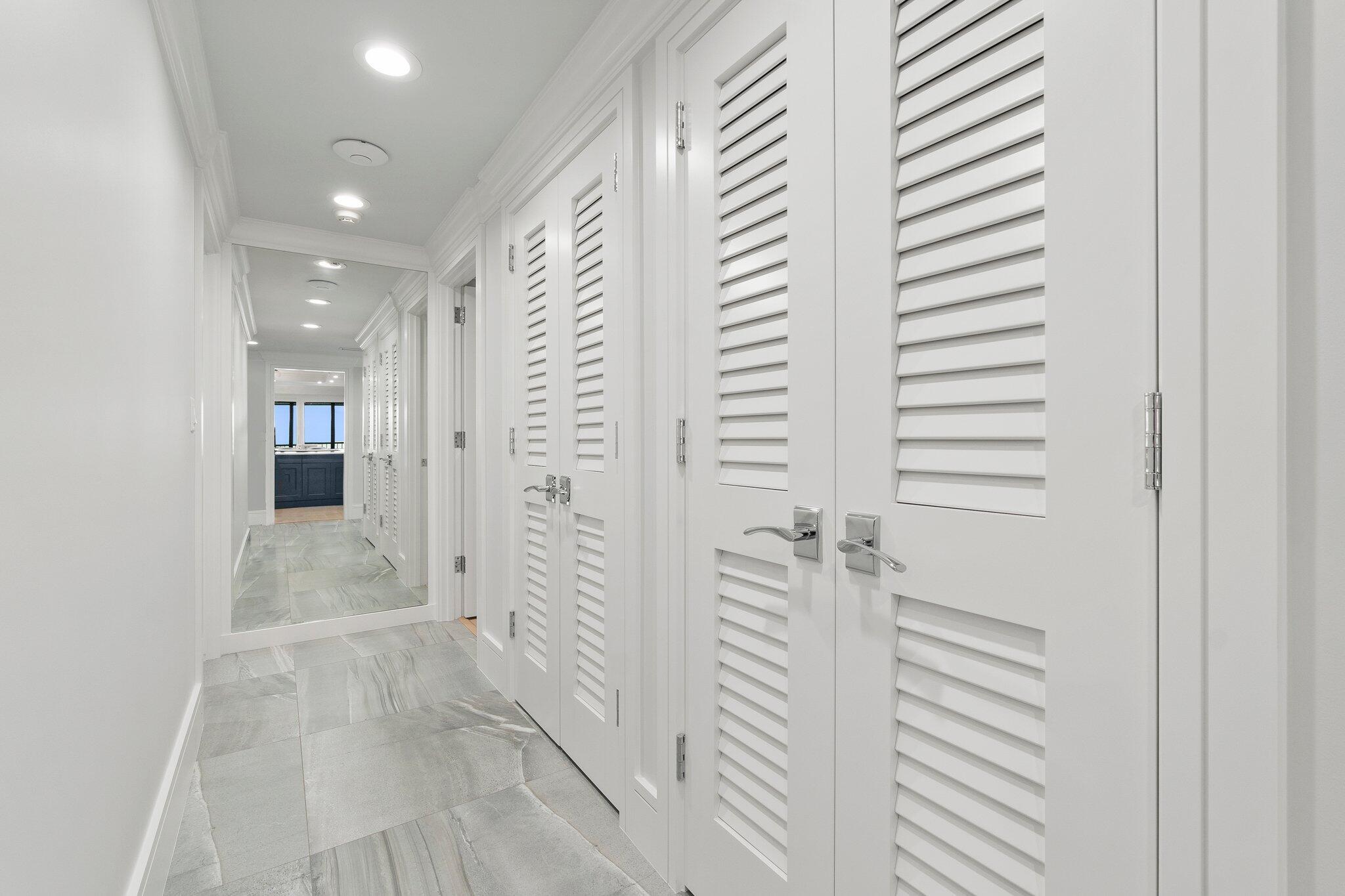 SAILFISH POINT - Residential