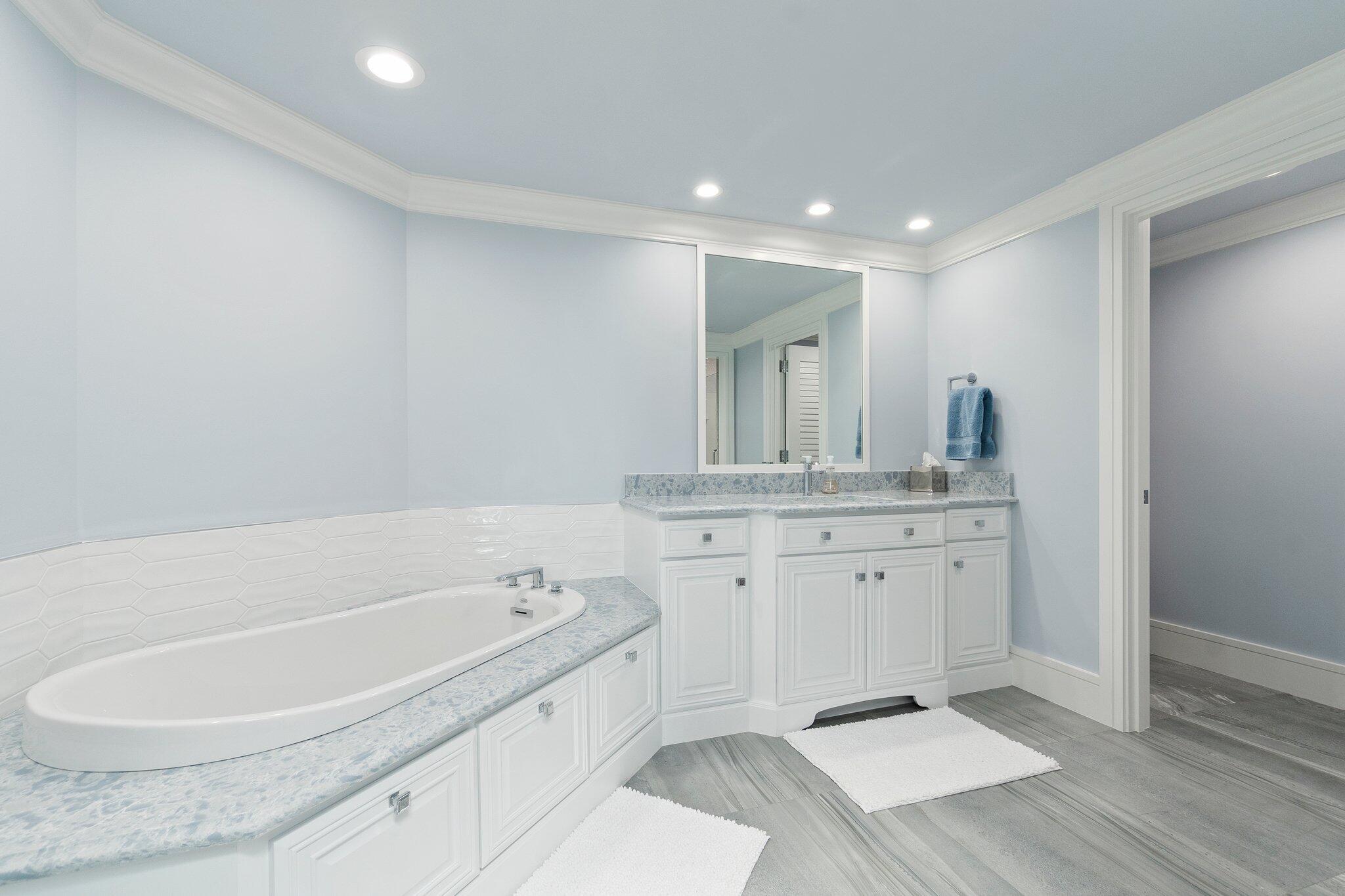 SAILFISH POINT - Residential