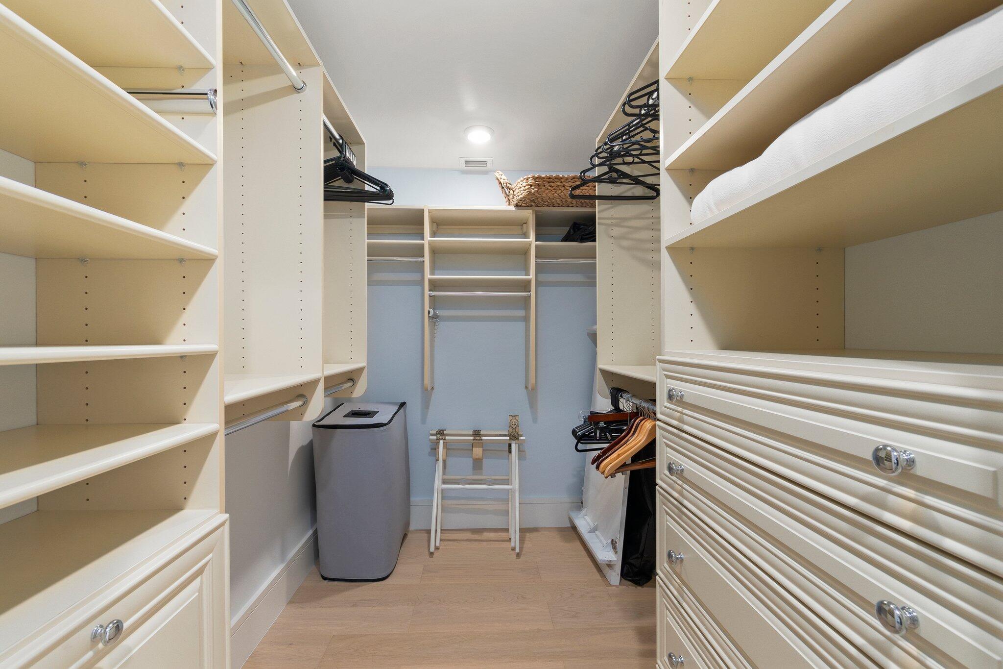 SAILFISH POINT - Residential