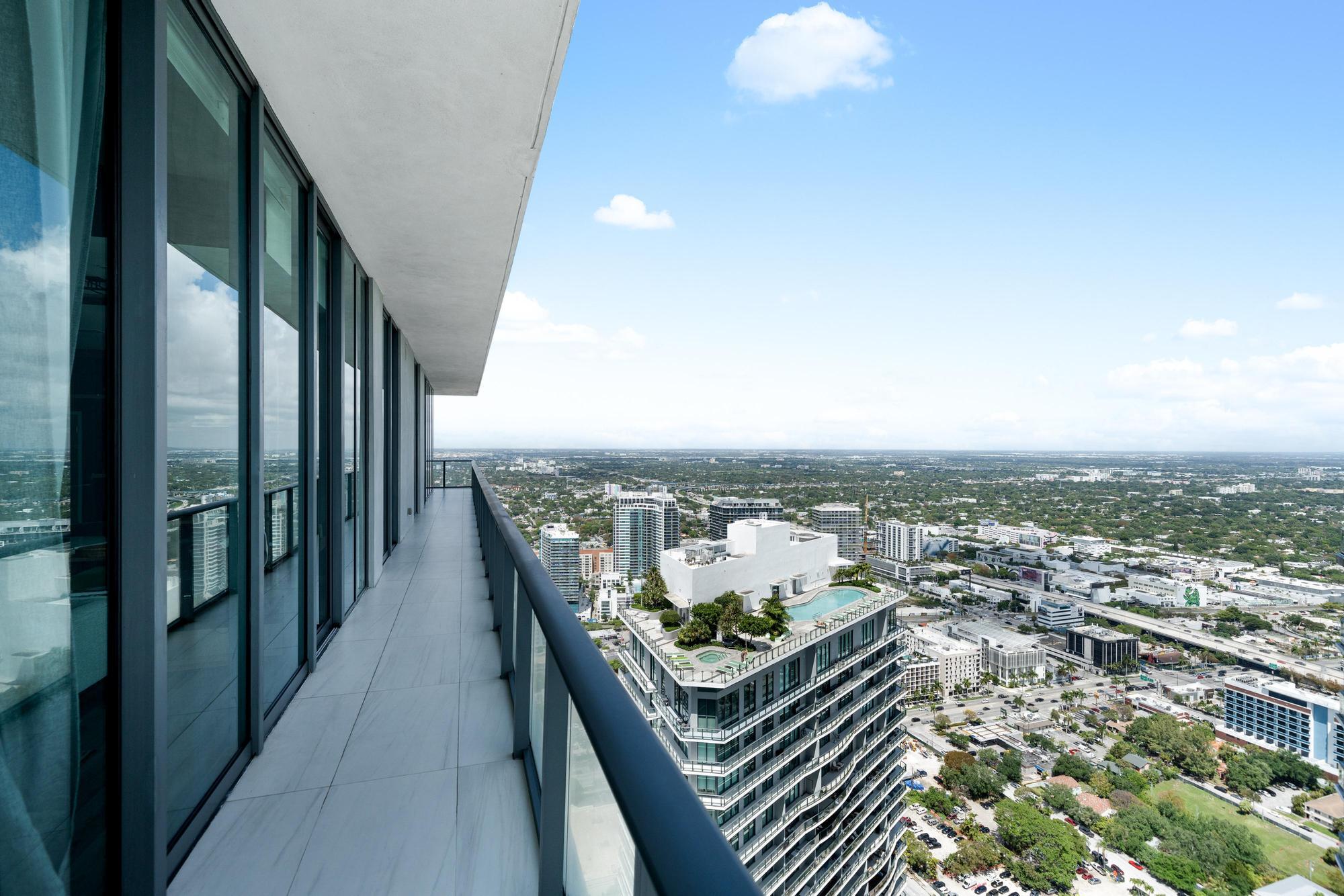 GRAN PARAISO CONDO - Residential