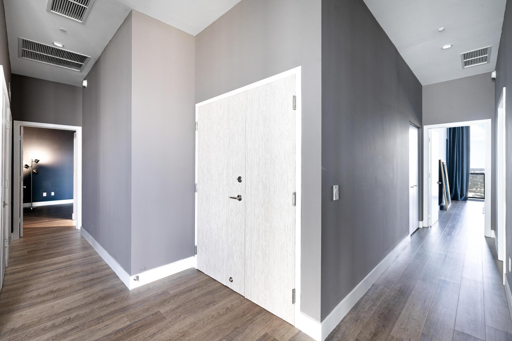 480 NE 31st Street Ph5104