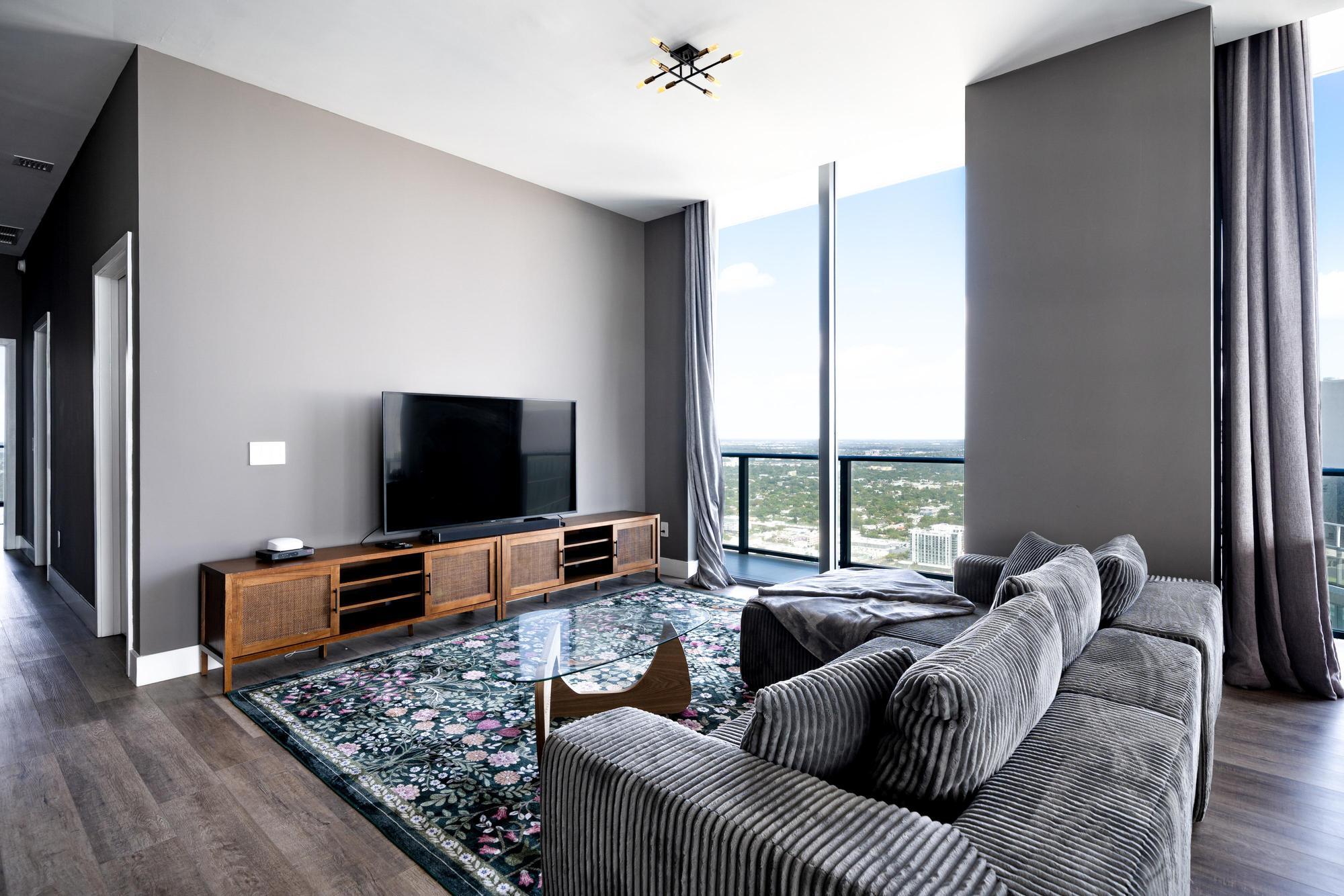 GRAN PARAISO CONDO - Residential