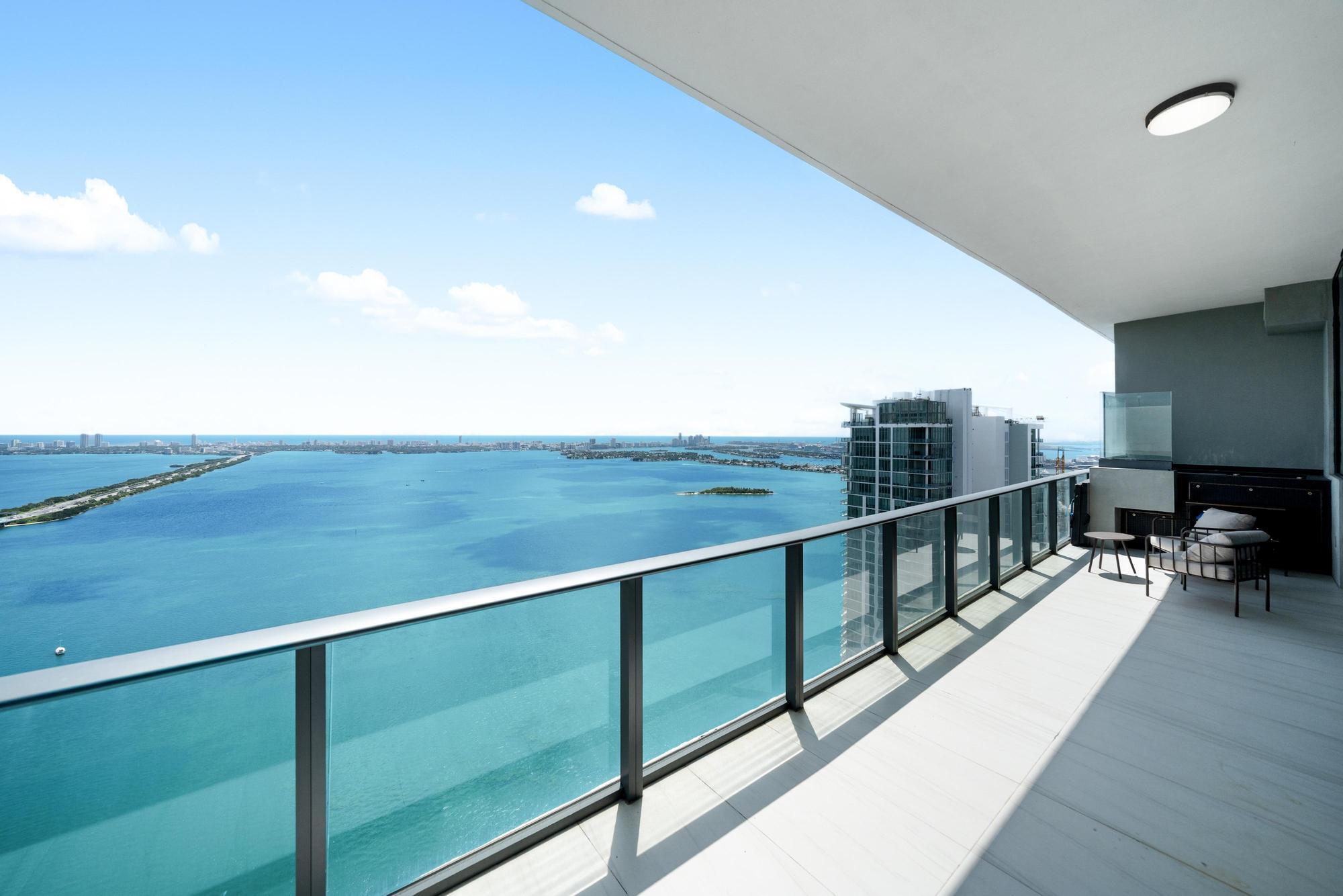 GRAN PARAISO CONDO - Residential