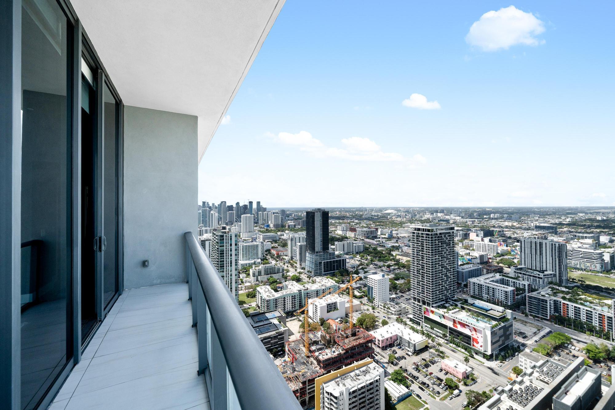 GRAN PARAISO CONDO - Residential