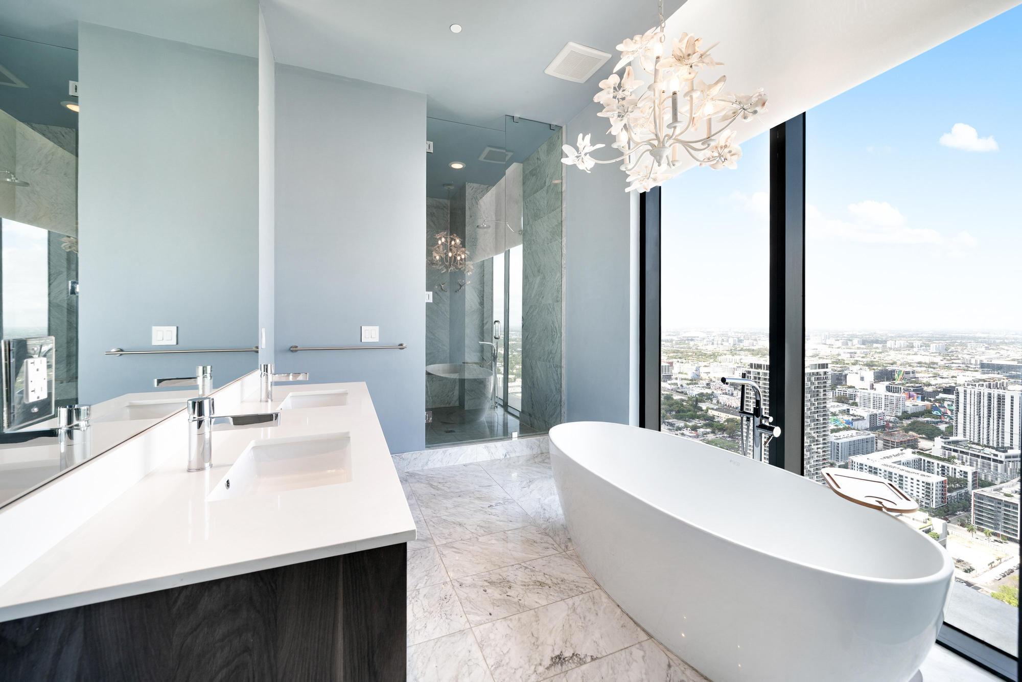 GRAN PARAISO CONDO - Residential