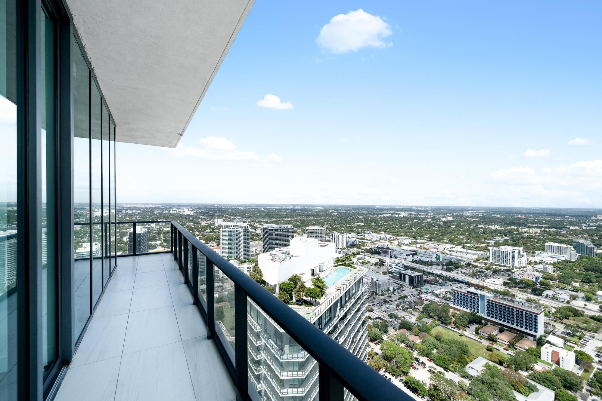 GRAN PARAISO CONDO - Residential