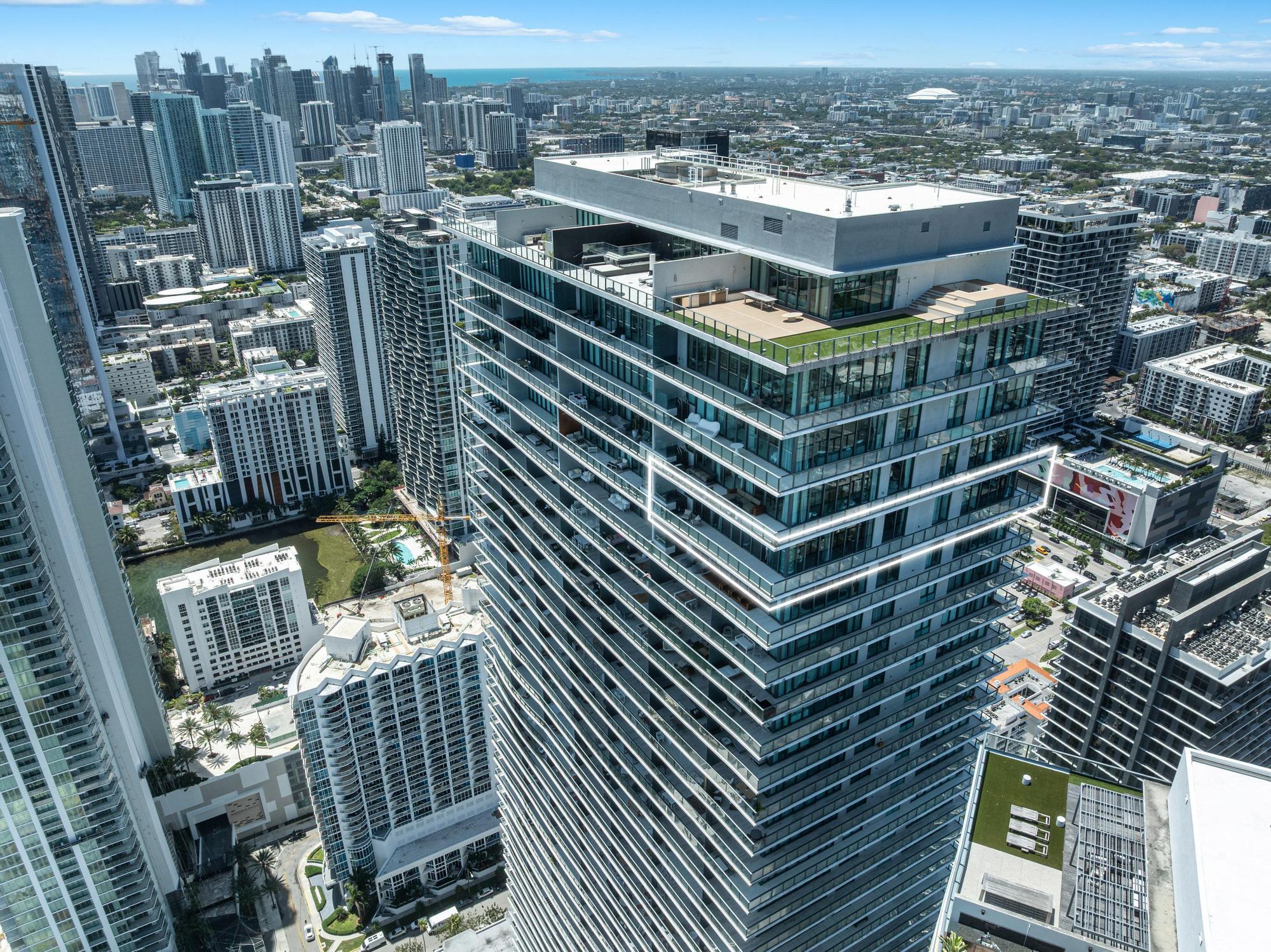GRAN PARAISO CONDO - Residential