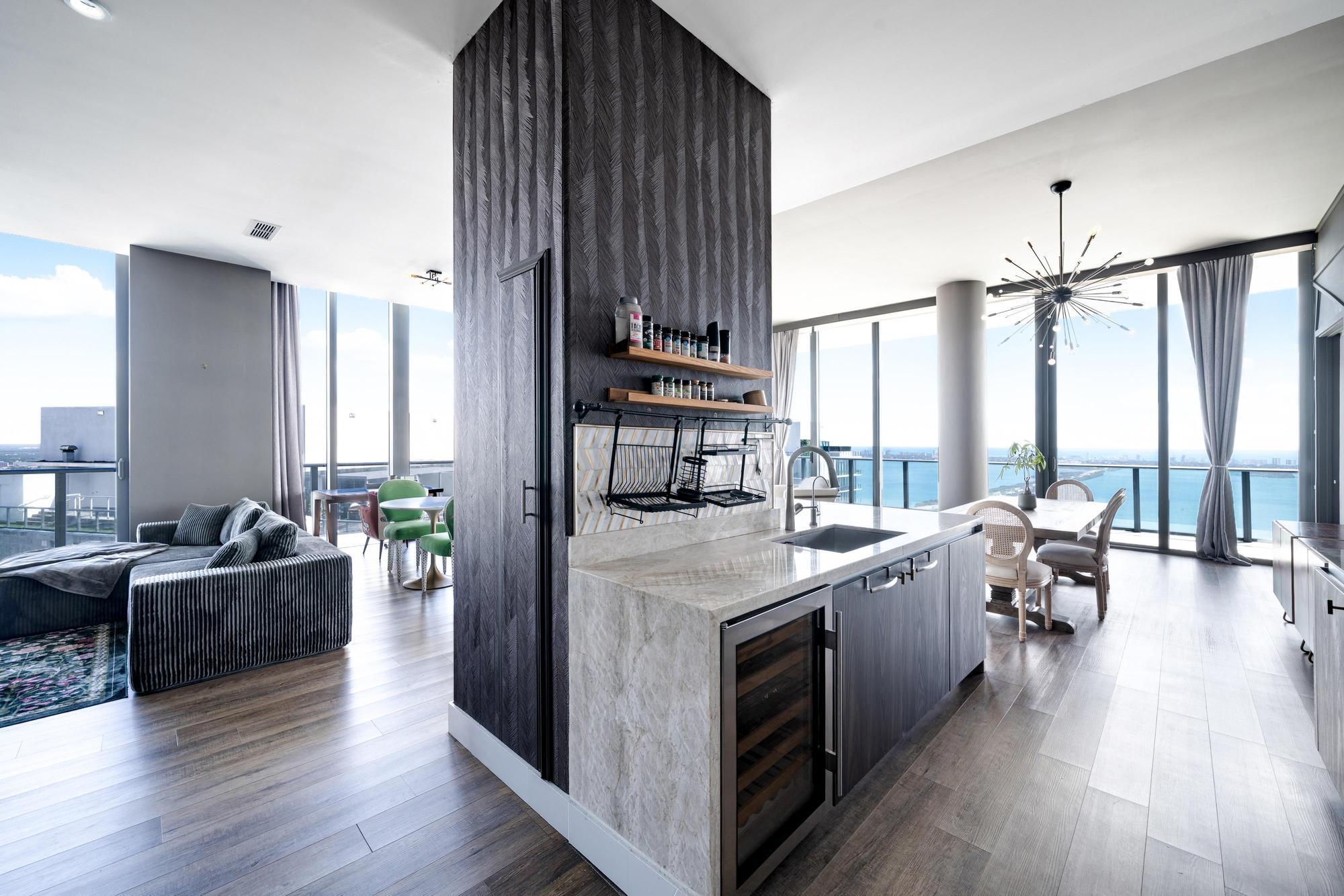 GRAN PARAISO CONDO - Residential