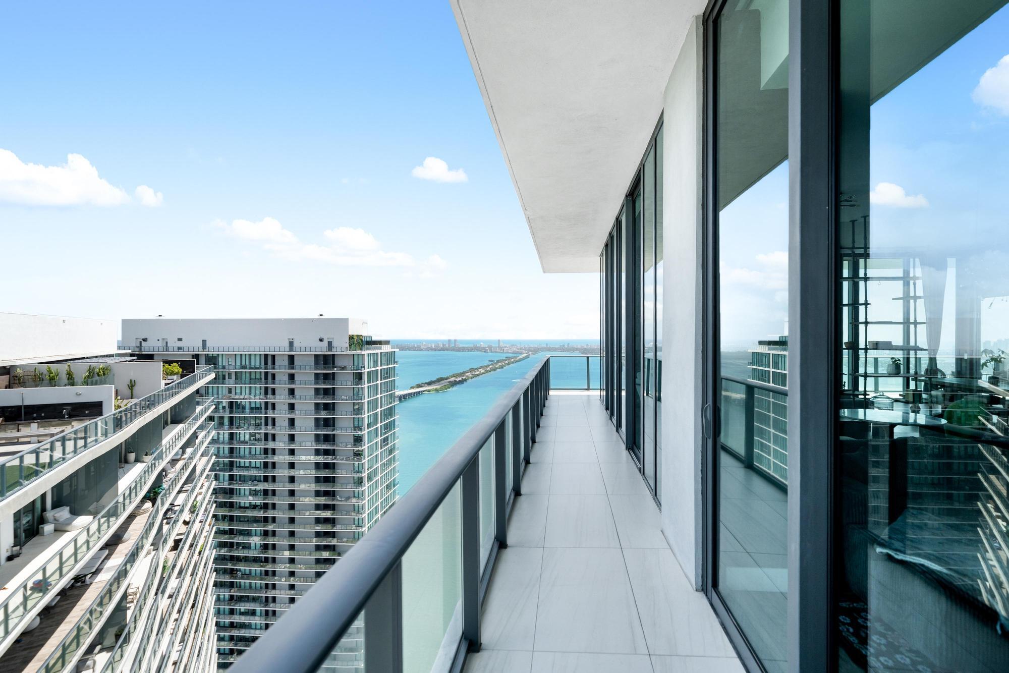 GRAN PARAISO CONDO - Residential