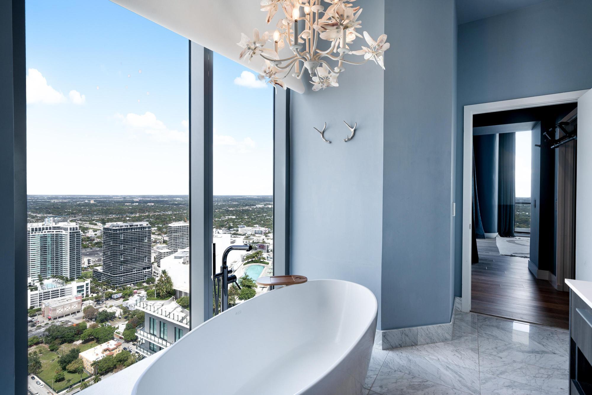 GRAN PARAISO CONDO - Residential
