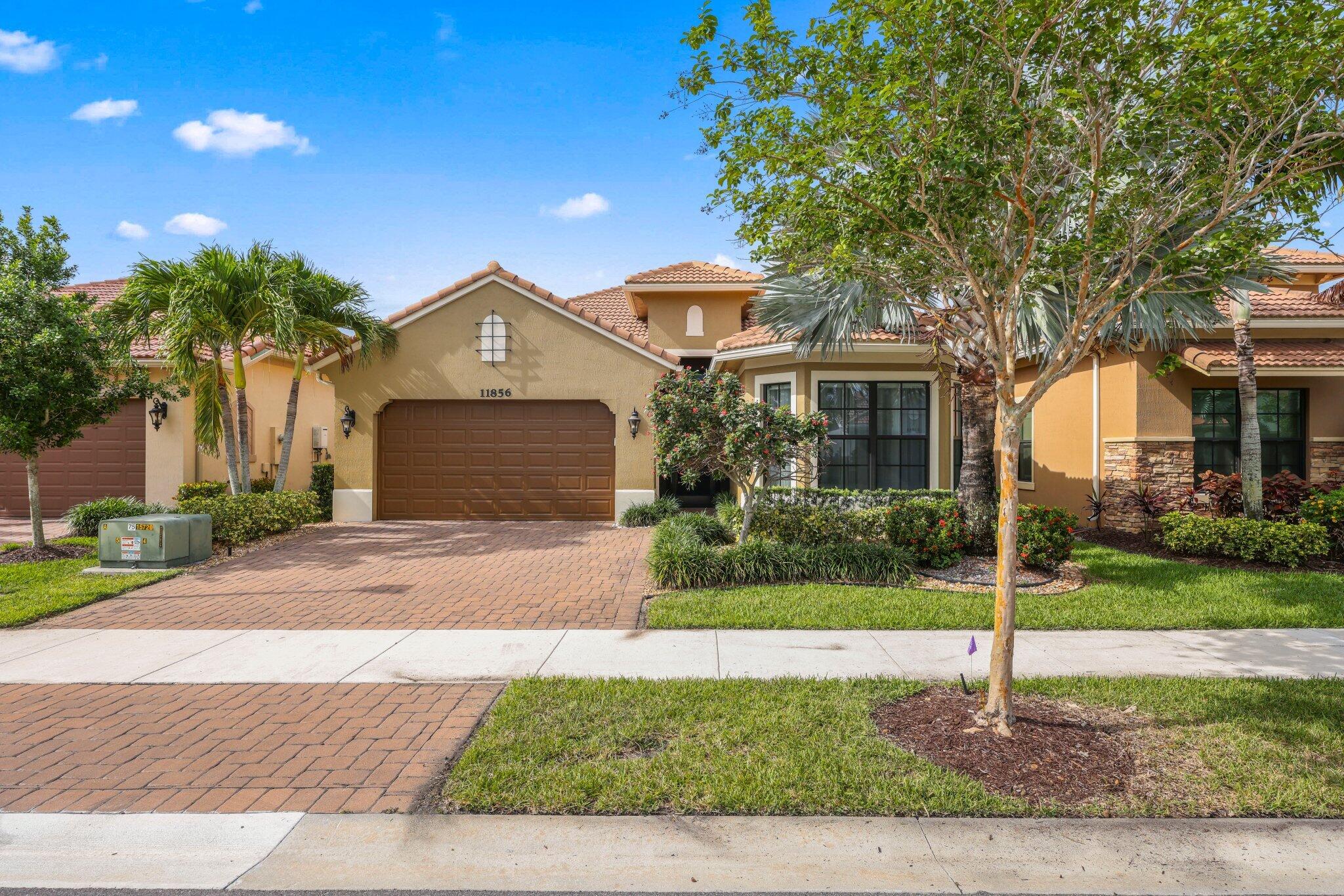 11856 Leon Circle N