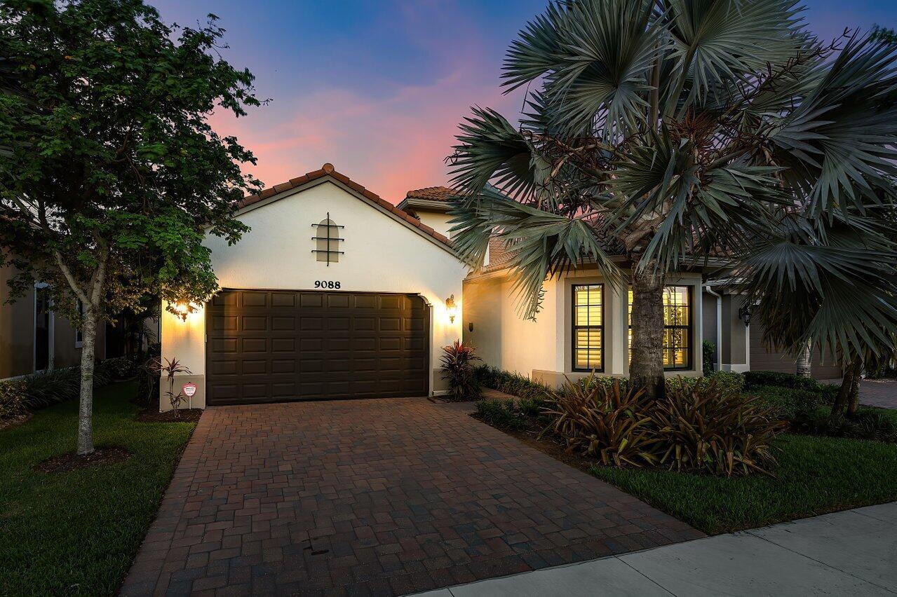 PARKLAND ROYALE - Residential