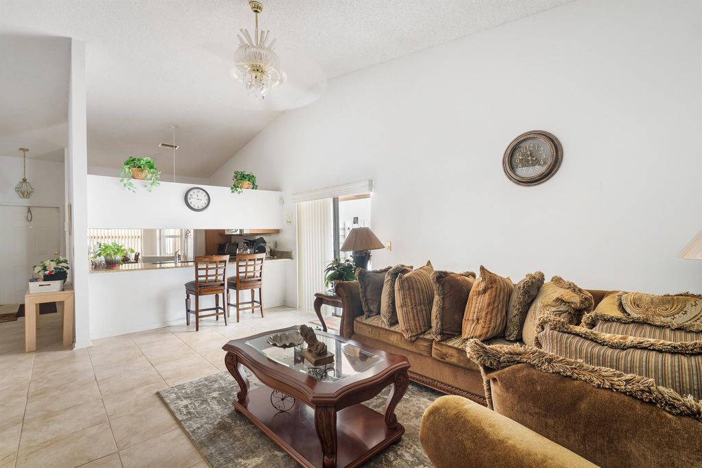 Photo of 12 Thurlow Drive, Boynton Beach, FL 33426 (MLS # R10982053)