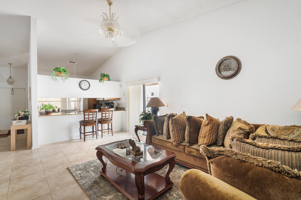 Photo of 12 Thurlow Drive, Boynton Beach, FL 33426 (MLS # R10982053)
