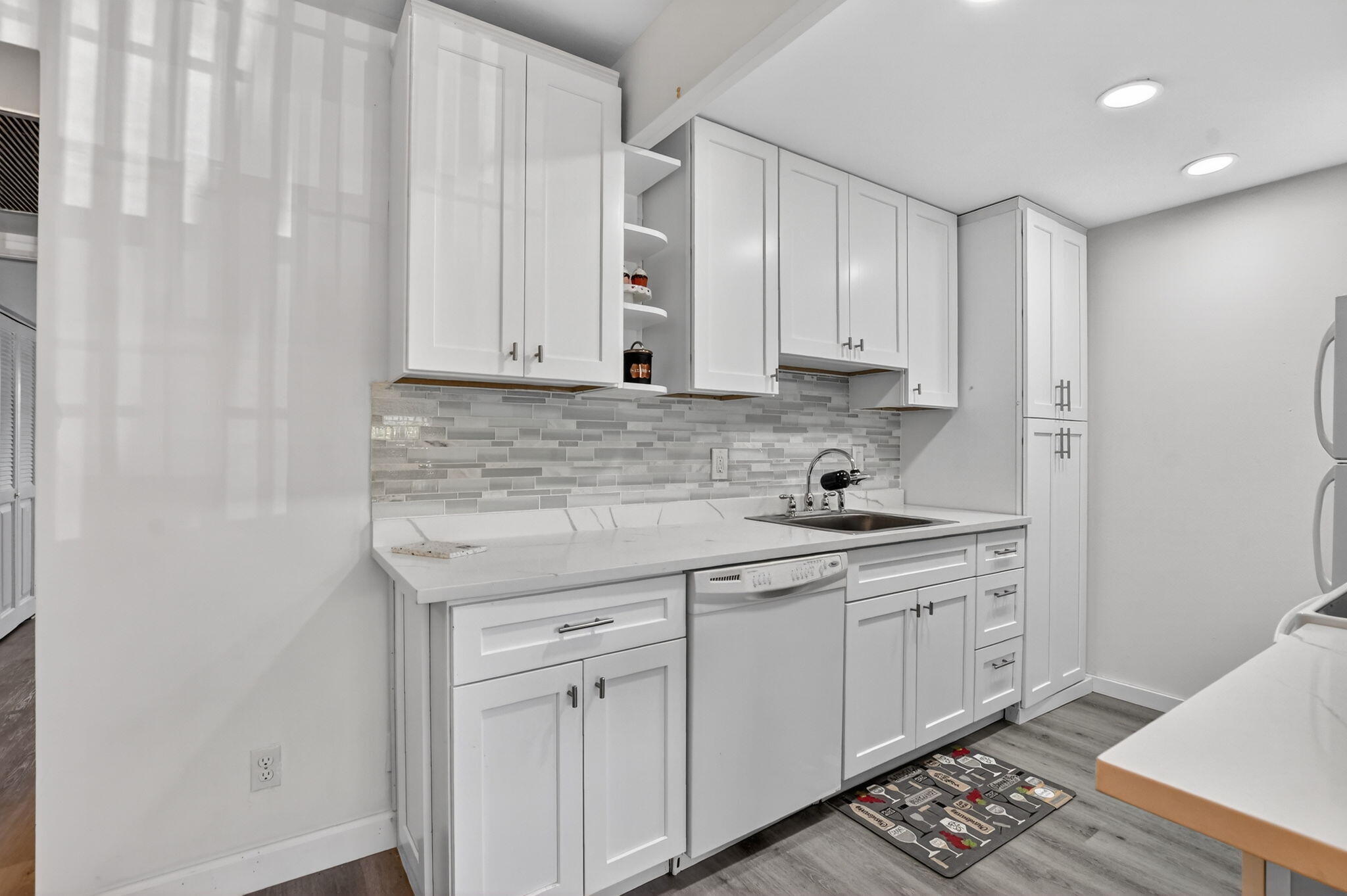 CAMBRIDGE B CONDO - Residential